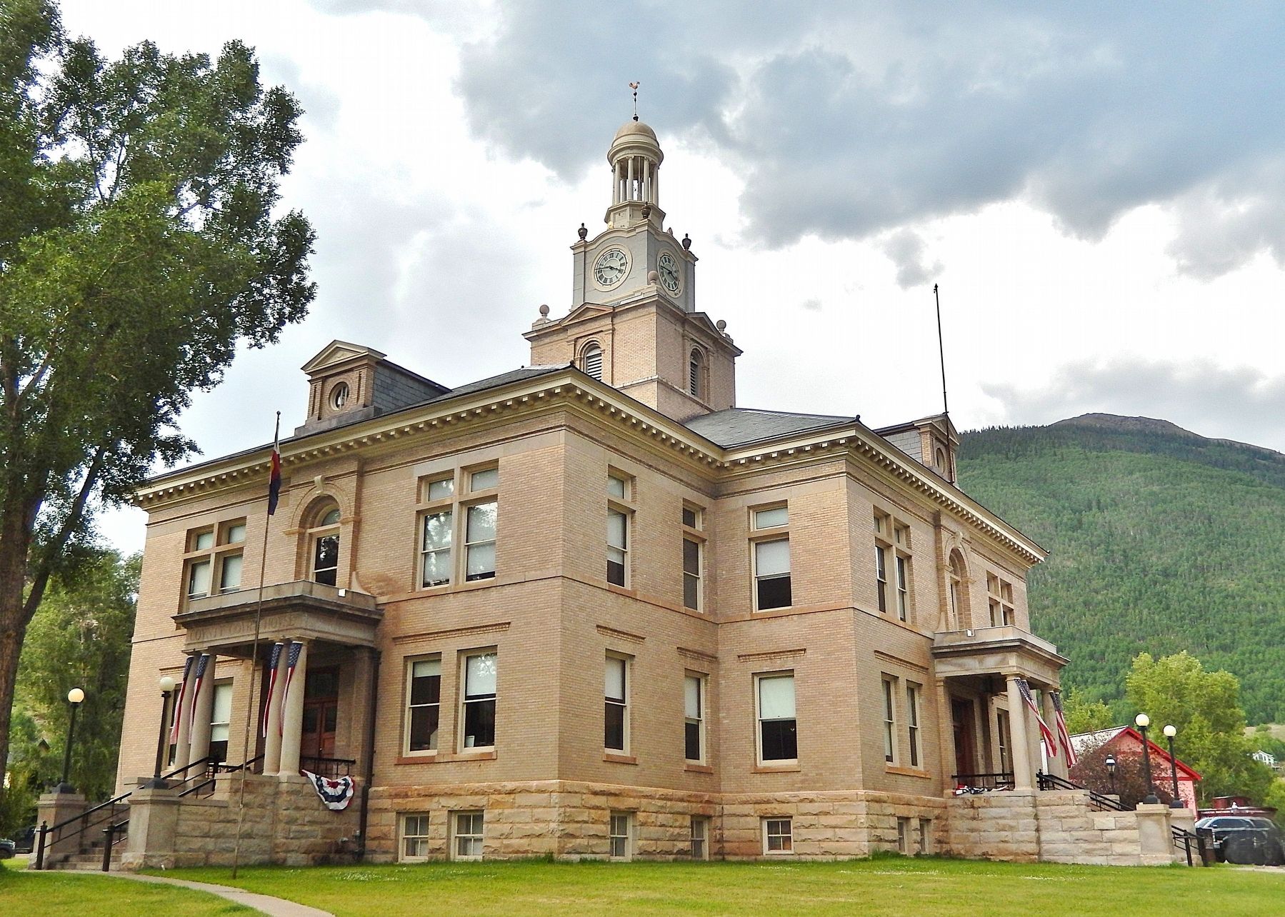 San Juan County Courthouse (<i>southeast elevation</i>). Click for full size. San Juan County Courthouse (<i>southeast elevation</i>) image. Click for full size.