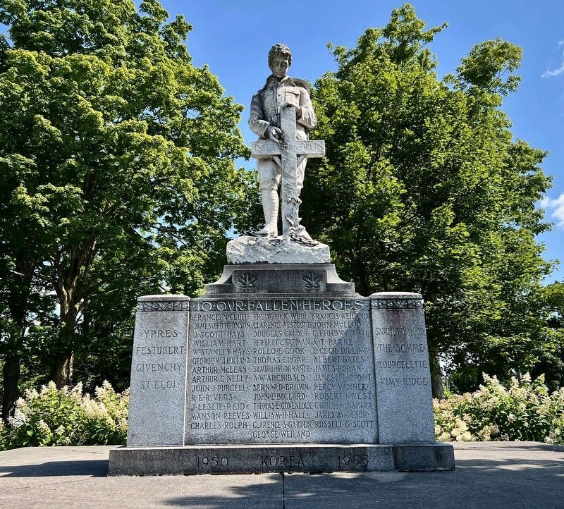 Seaforth Cenotaph. Click for full size. Seaforth Cenotaph image. Click for full size.