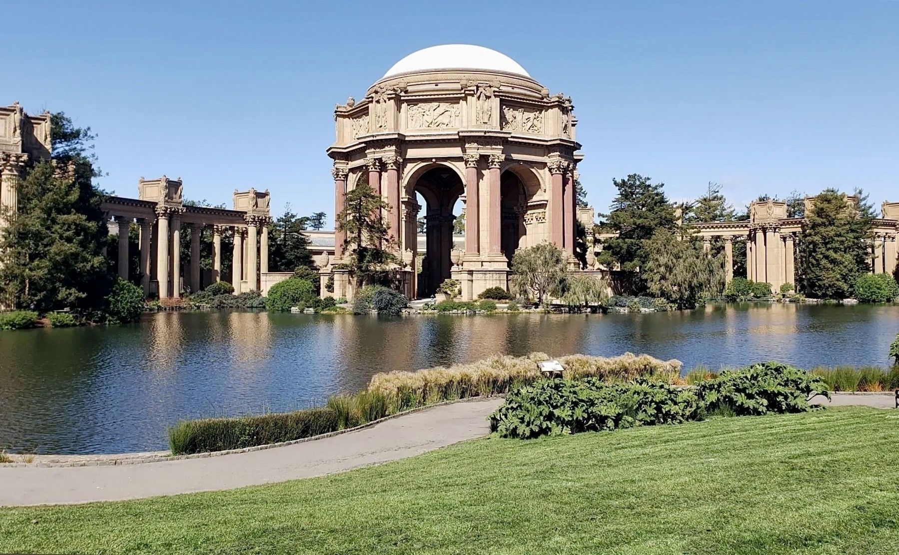 Palace of Fine Arts image. Click for full size.