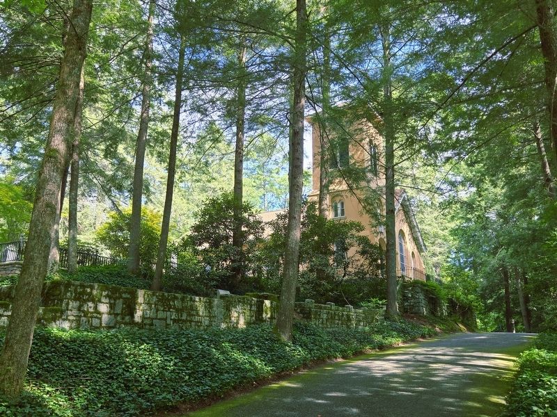St. John in the Wilderness driveway entrance from Rutledge Drive image. Click for full size.