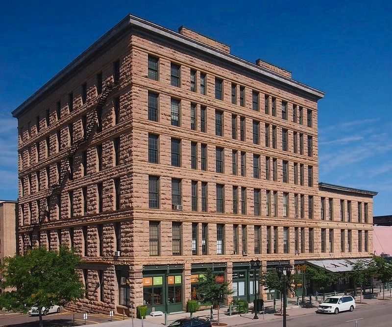 The building viewed from the south; the marker is around the corner on the far right. Click for full size. The building viewed from the south; the marker is around the corner on the far right image. Click for full size.