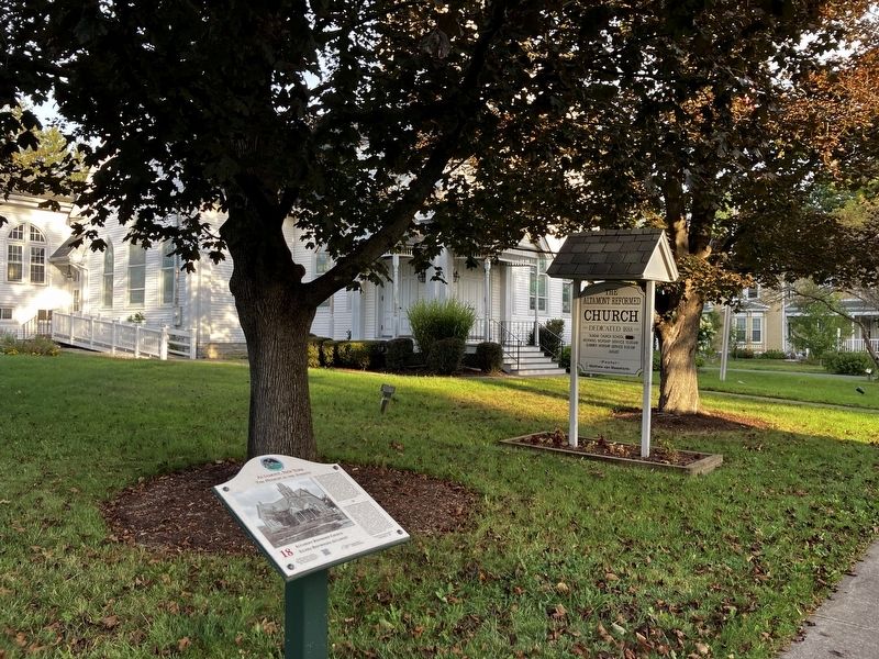 Altamont Reformed Church / Iglesia Reformada Altamont Marker and Church image. Click for full size.