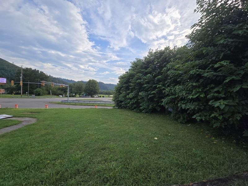 Marker is in the brush to the right. Park overlooks US 23S/ US 58 intersection image. Click for full size.