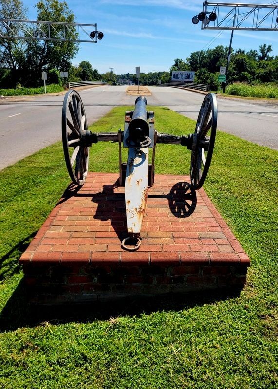 DAR Memorial Cannon. Click for full size. DAR Memorial Cannon image. Click for full size.
