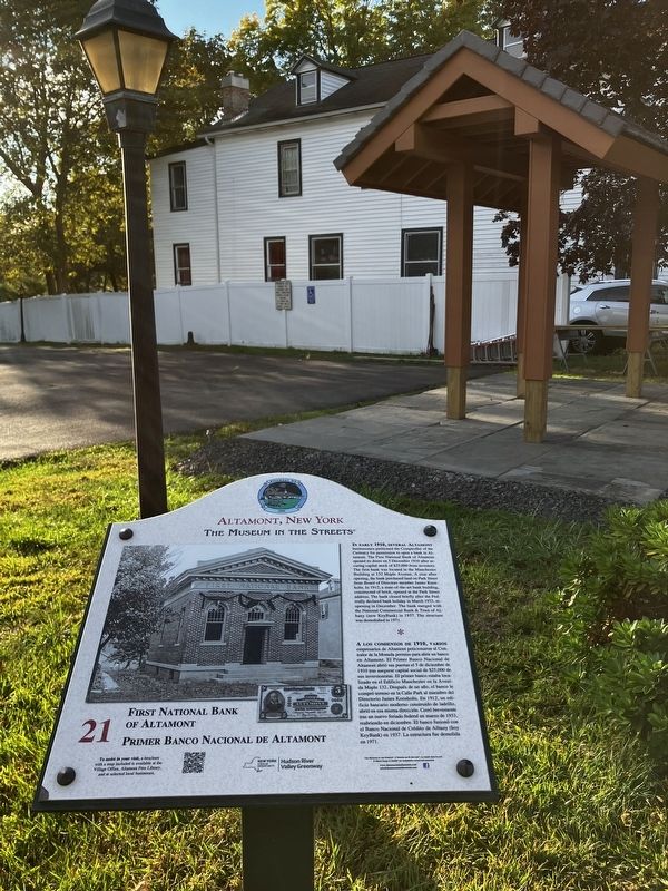 First National Bank of Altamont / Primer Banco Nacional de Altamont Marker. Click for full size. First National Bank of Altamont / Primer Banco Nacional de Altamont Marker image. Click for full size.
