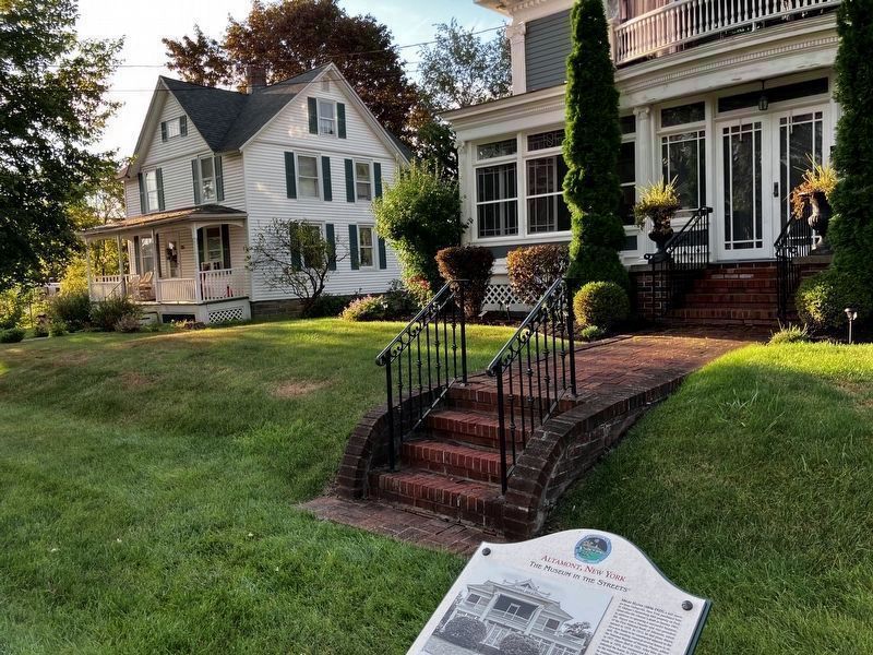 View of Hayes House / Casa Hayes with Marker and Neighboring House image. Click for full size.
