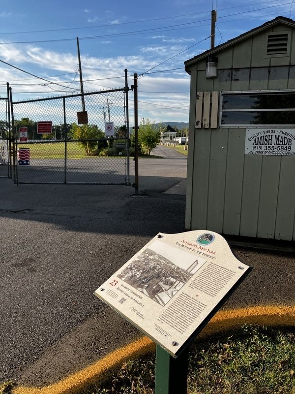 Altamont Fairgrounds / Recinto Ferial de Altamont Marker with View into Fairgrounds. Click for full size. Altamont Fairgrounds / Recinto Ferial de Altamont Marker with View into Fairgrounds image. Click for full size.