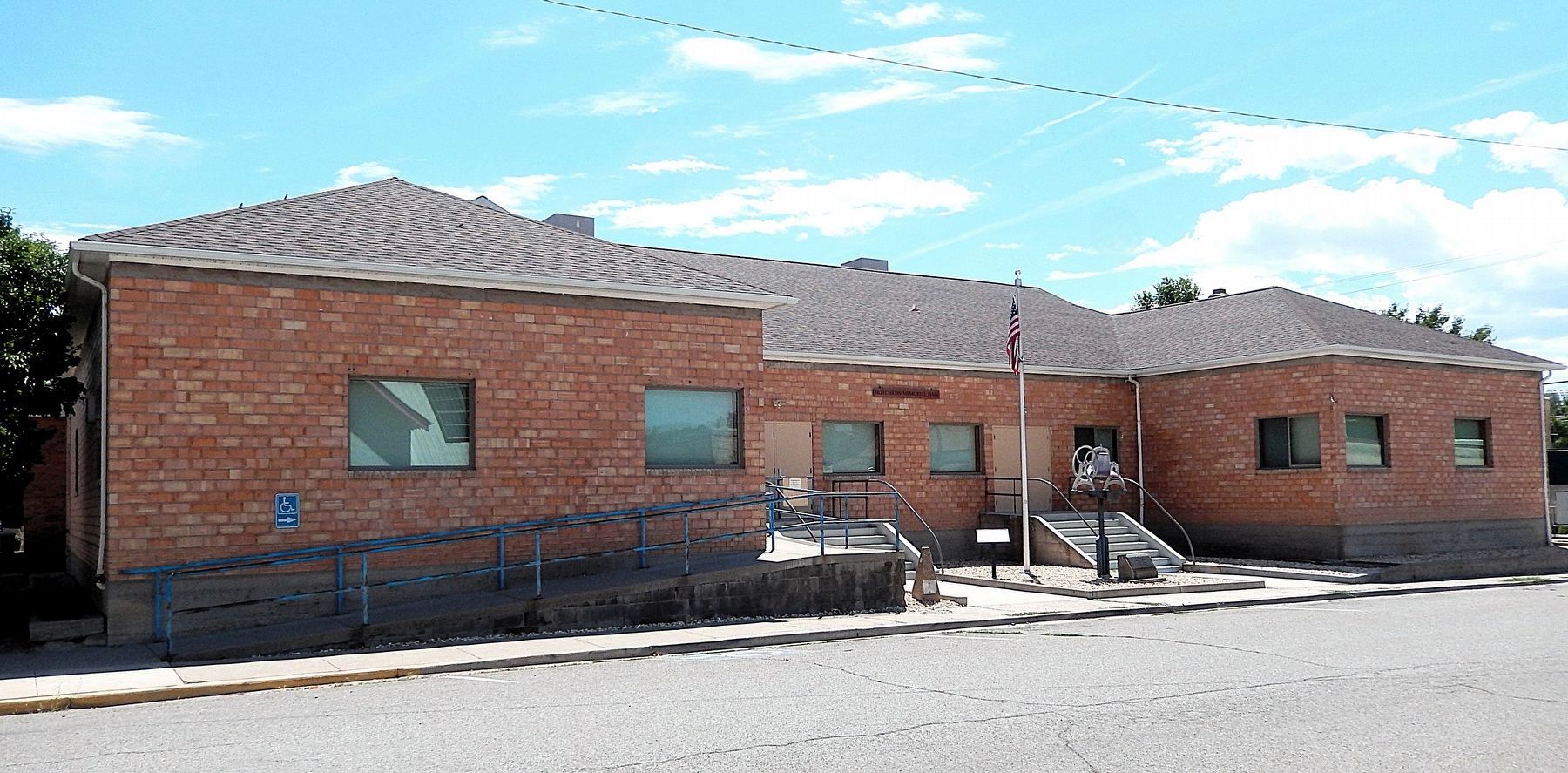Hotchkiss Memorial Hall (<i>northwest elevation</i>). Click for full size. Hotchkiss Memorial Hall (<i>northwest elevation</i>) image. Click for full size.