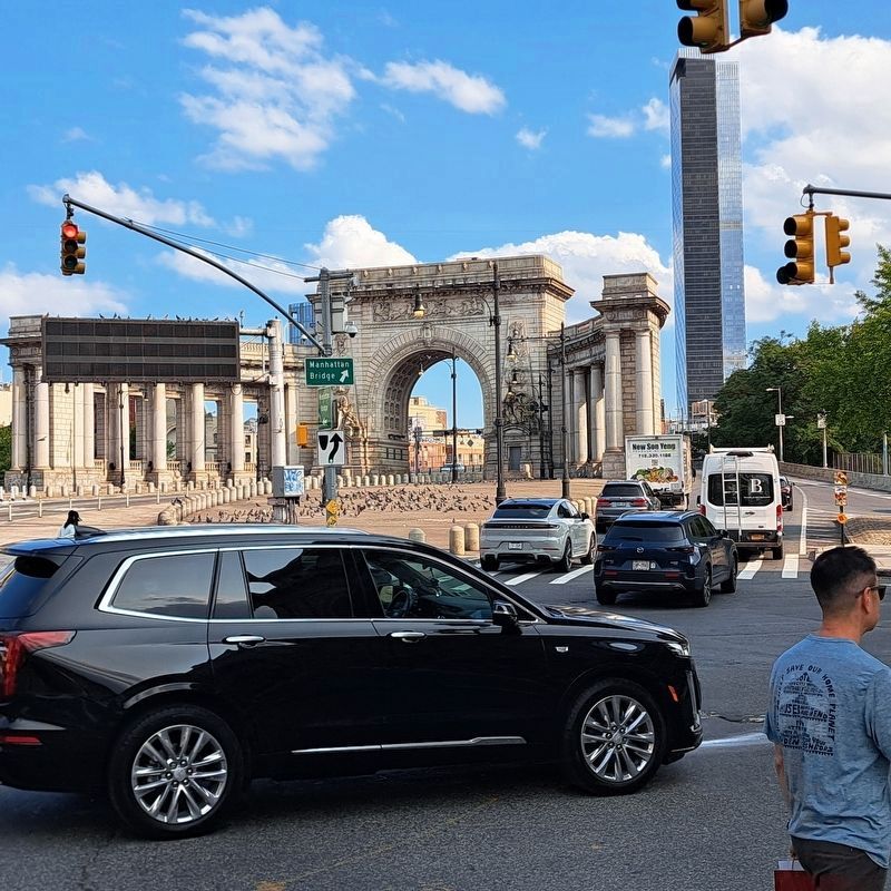 Manhattan Bridge nearby image. Click for full size.