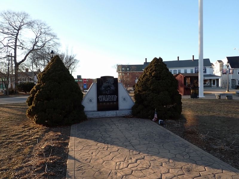 Walpole Armed Forces Memorial image. Click for full size.