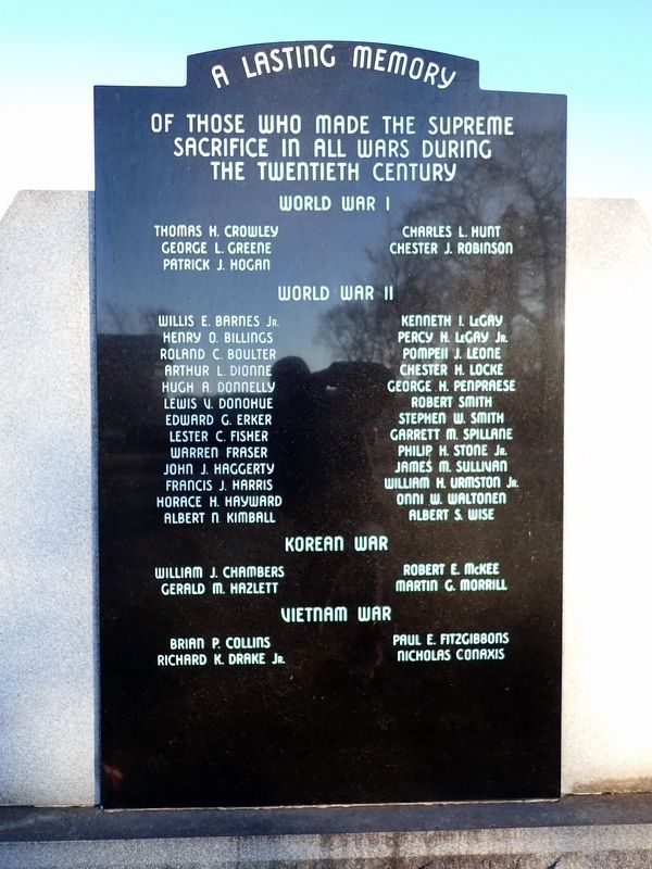Walpole Armed Forces Memorial image. Click for full size.