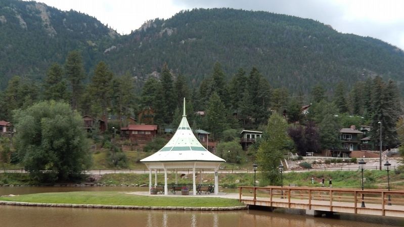 Lake Gazebo image. Click for full size.
