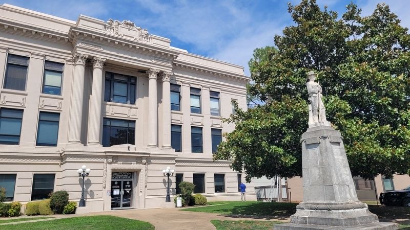 The view of the Confederate Memorial in front of the Byran County Courthouse image. Click for full size.
