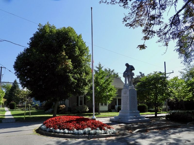 Port Dalhousie Cenotaph. Click for full size. Port Dalhousie Cenotaph image. Click for full size.