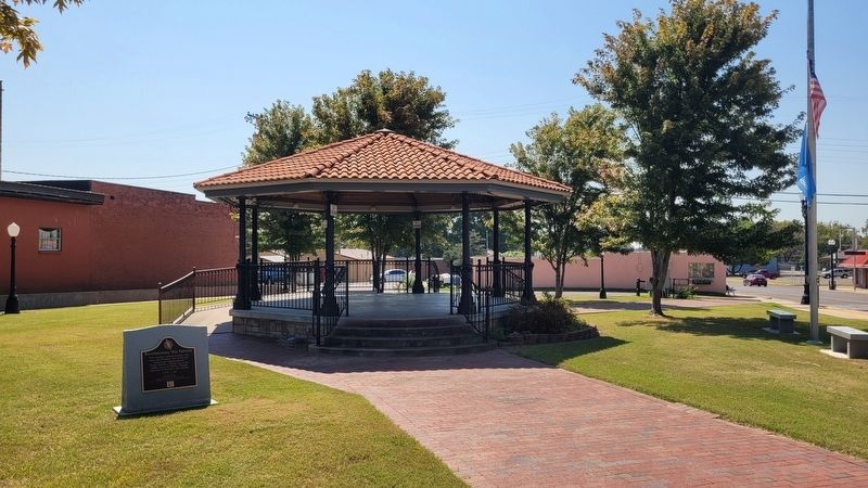 The view of the marker next to the gazebo image. Click for full size.