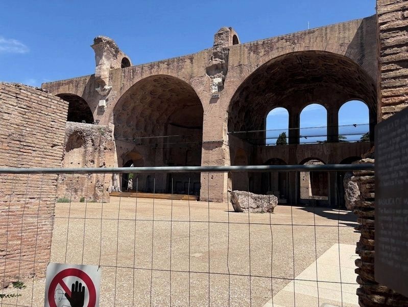 Basilica di Massenzio. Click for full size. Basilica di Massenzio image. Click for full size.