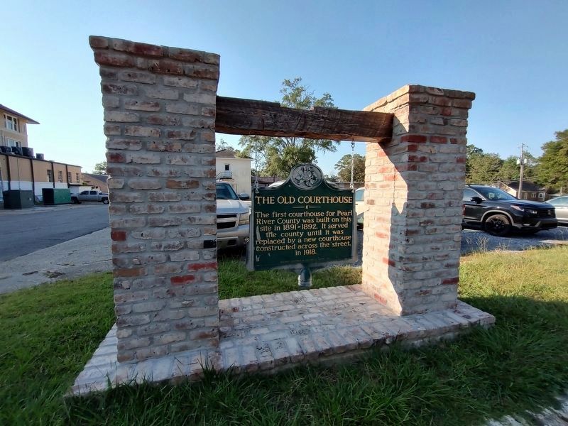 The Old Courthouse Marker. Click for full size. The Old Courthouse Marker image. Click for full size.