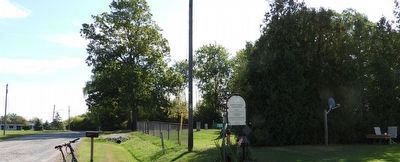 Lyon's Creek Cemetery - Marker in context. Click for full size. Lyon's Creek Cemetery - Marker in context image. Click for full size.