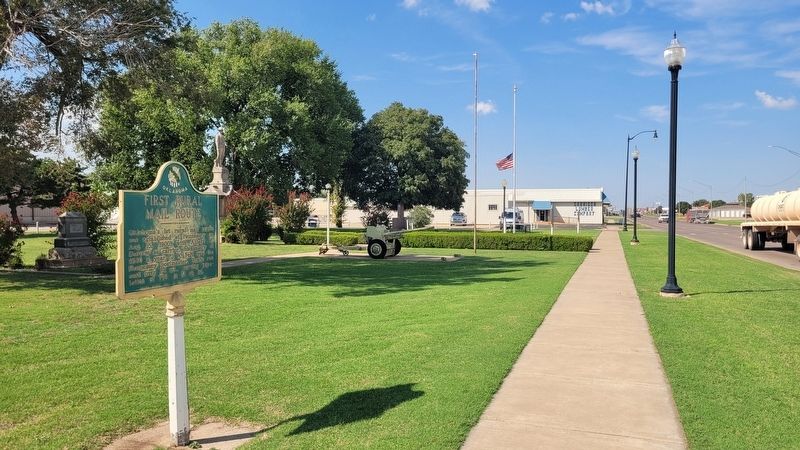 The view of the marker along the street image. Click for full size.