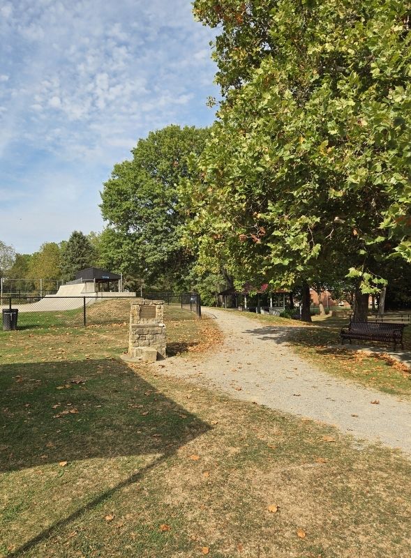 Garman Murray Field Marker image. Click for full size.