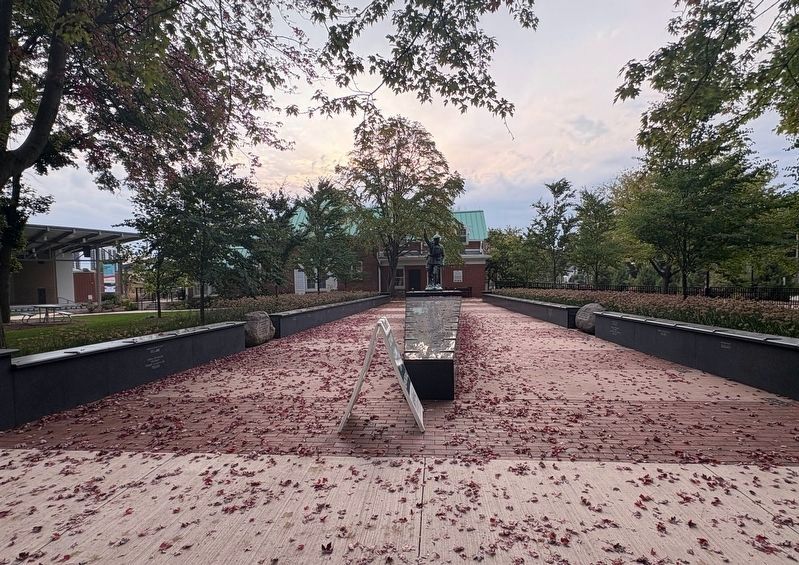 Memorial Plaza image. Click for full size.