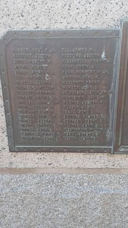 Rockville Centre World War II Memorial image. Click for full size.
