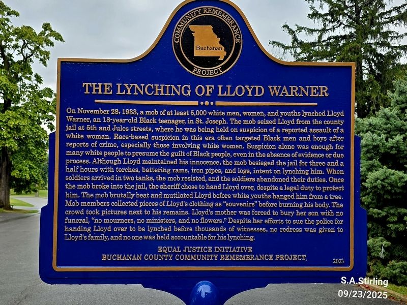 The Lynching of Lloyd Warner side of marker image. Click for full size.