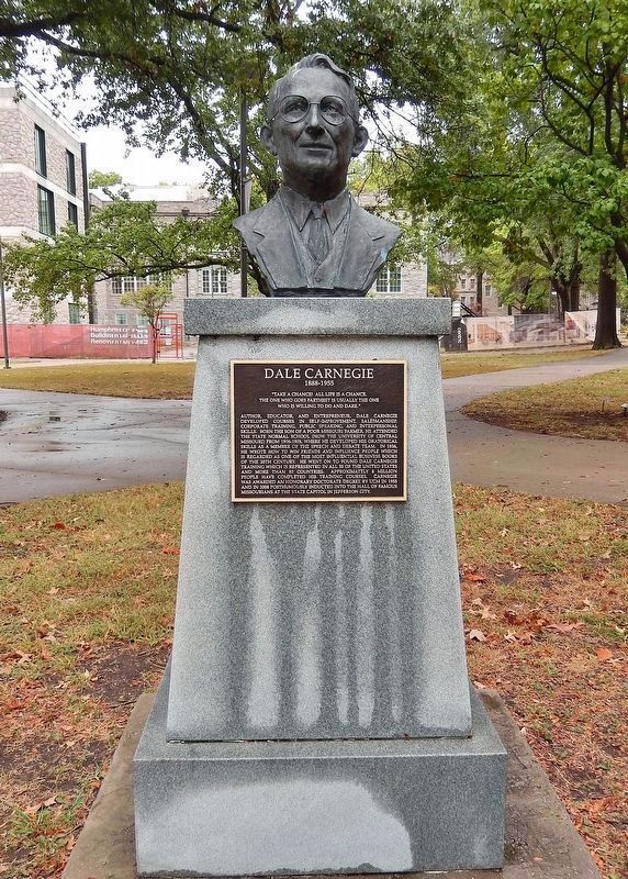Dale Carnegie Monument (<i>south/front</i>) image. Click for full size.