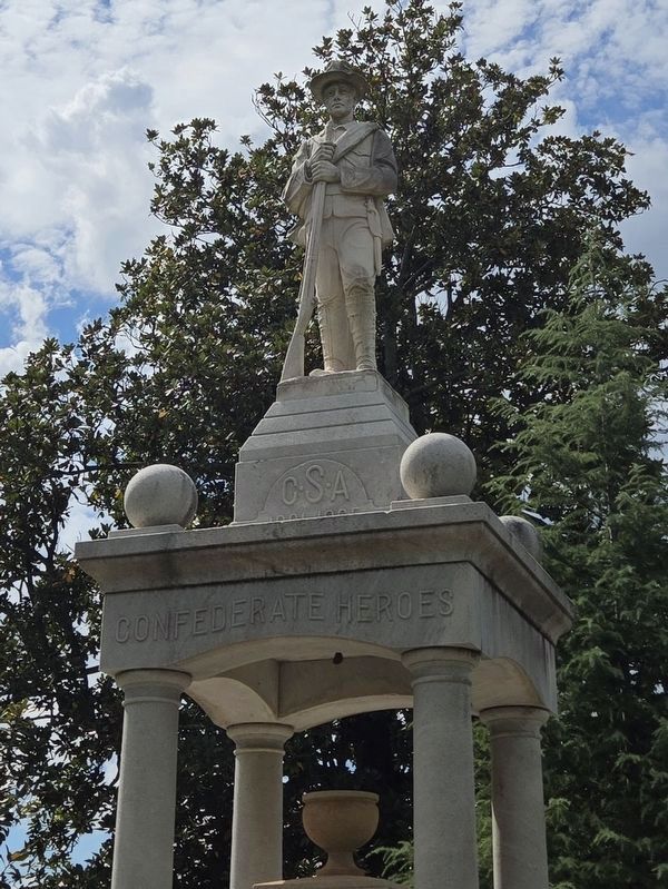 Confederate Heroes Monument. Click for full size. Confederate Heroes Monument image. Click for full size.