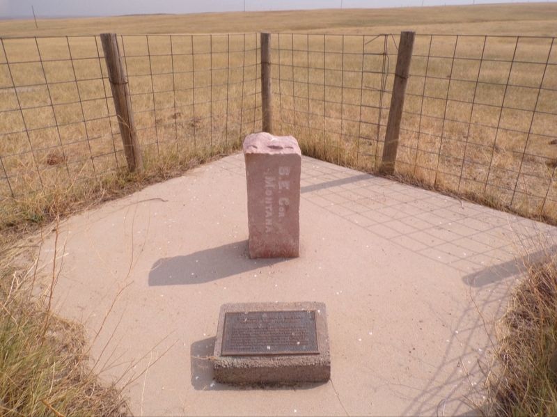 Southeast Corner of Montana on the South Dakota State Boundary Marker. Click for full size. Southeast Corner of Montana on the South Dakota State Boundary Marker image. Click for full size.