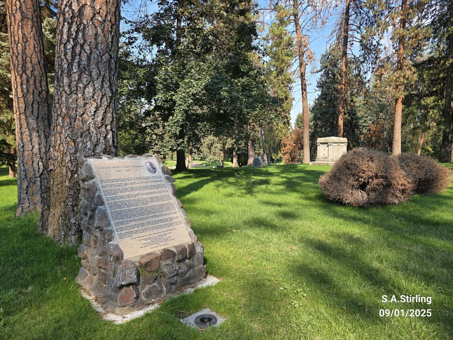 Llewellyn Marks "Louis" Davenport Marker image. Click for full size.
