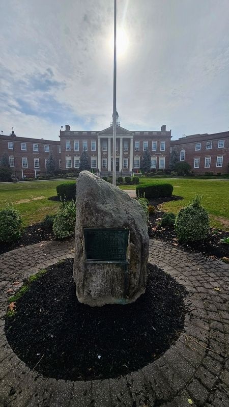 Garden City Middle School War Memorial image. Click for full size.
