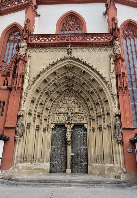 The front doors to the Marienkapelle / St. Mary's Chapel image. Click for full size.