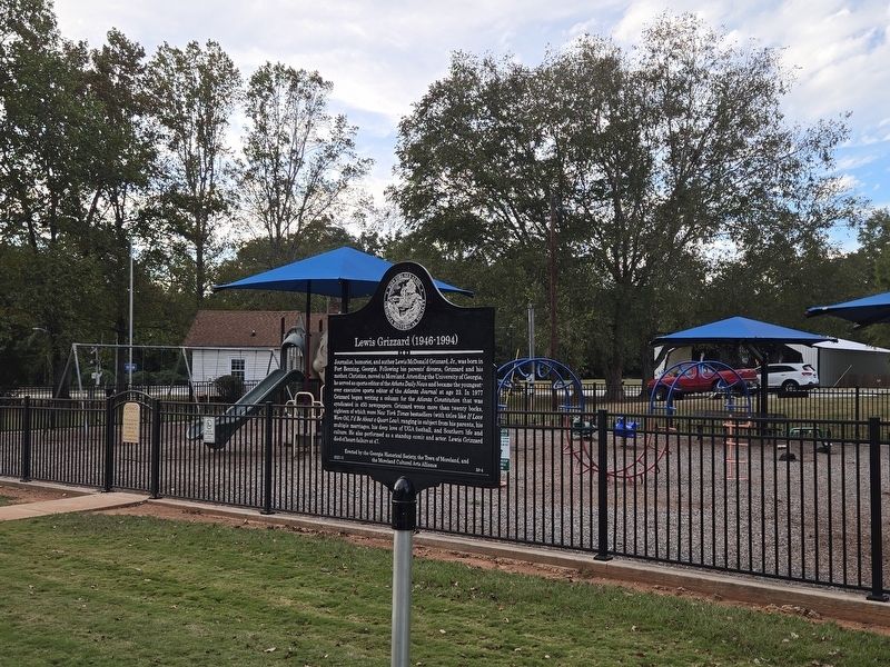 Lewis Grizzard (1946-1944) Marker next to playground on Main Street image. Click for full size.