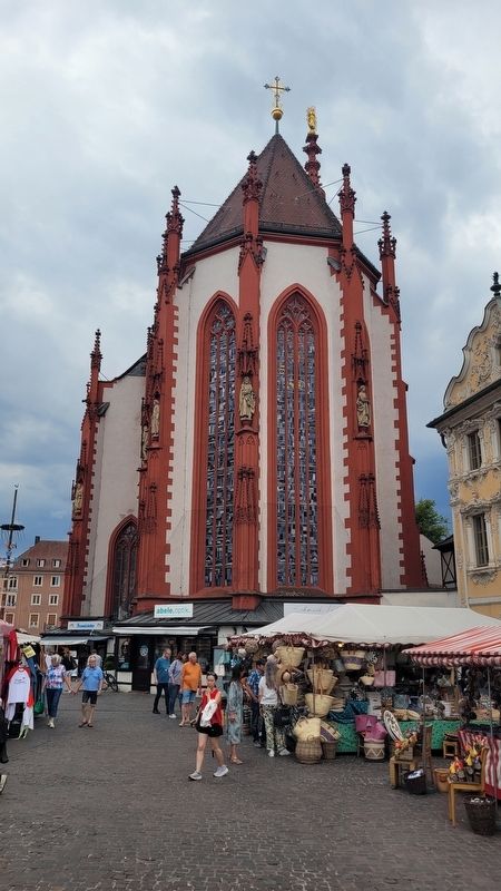 The view of St. Mary�s Chapel in the Market Square image. Click for full size.