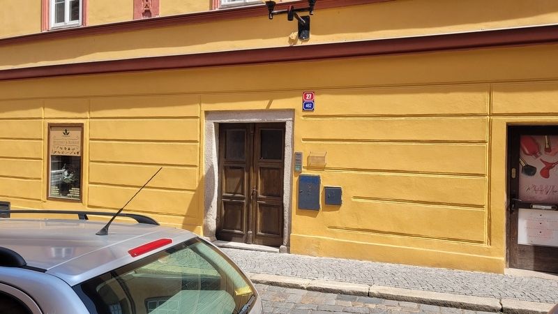 Town house no. 462 and Marker image. Click for full size.