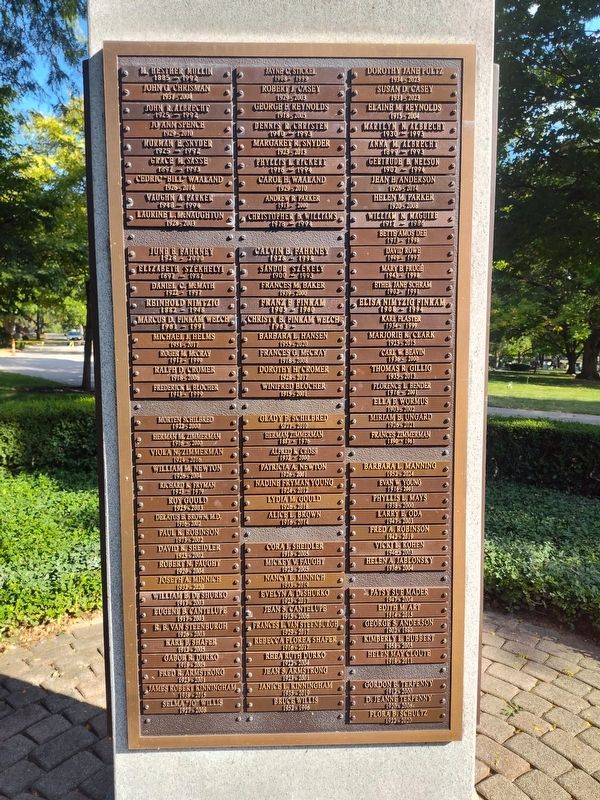 Remembrance Circle Marker image. Click for full size.