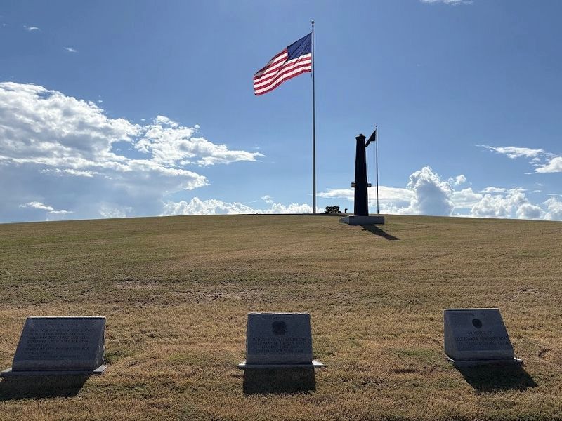 Veterans of Foreign Wars Memorial (marker in middle) image. Click for full size.