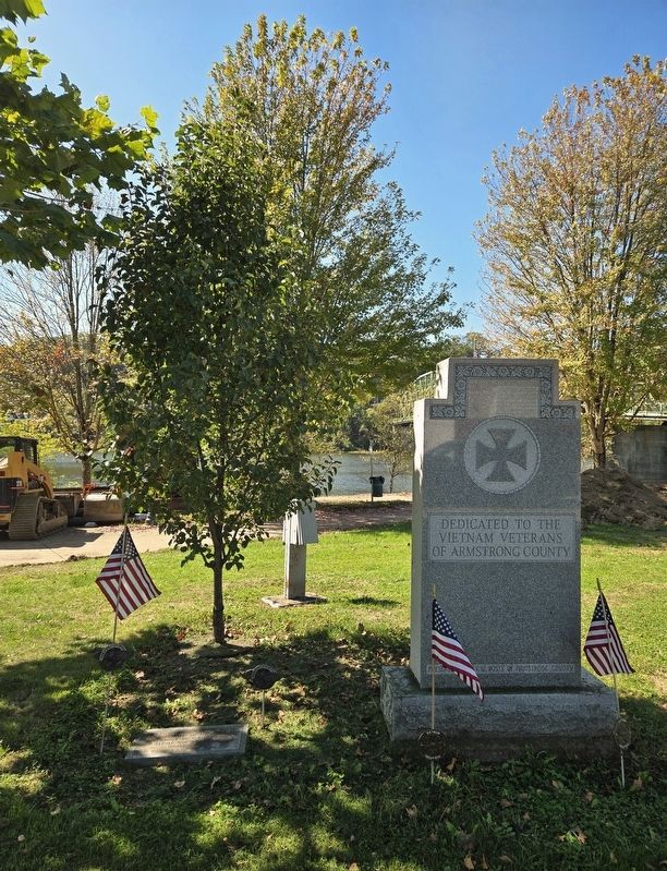 World War II Tree Memorial image. Click for full size.