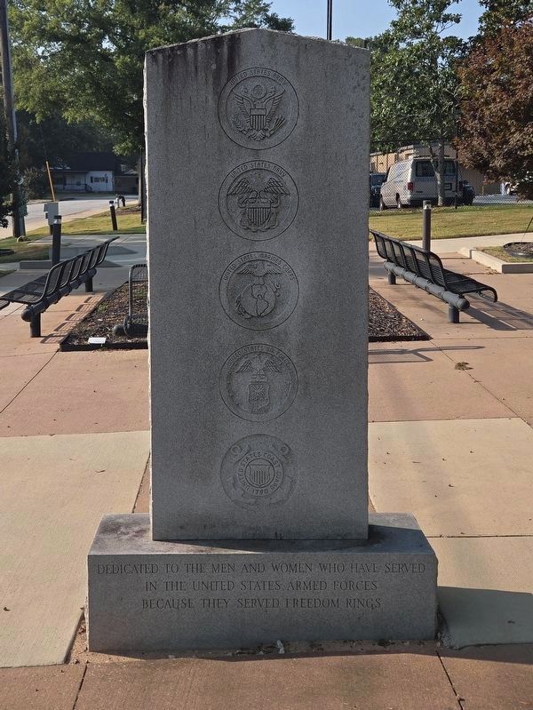 Riverdale Veterans Memorial image. Click for full size.