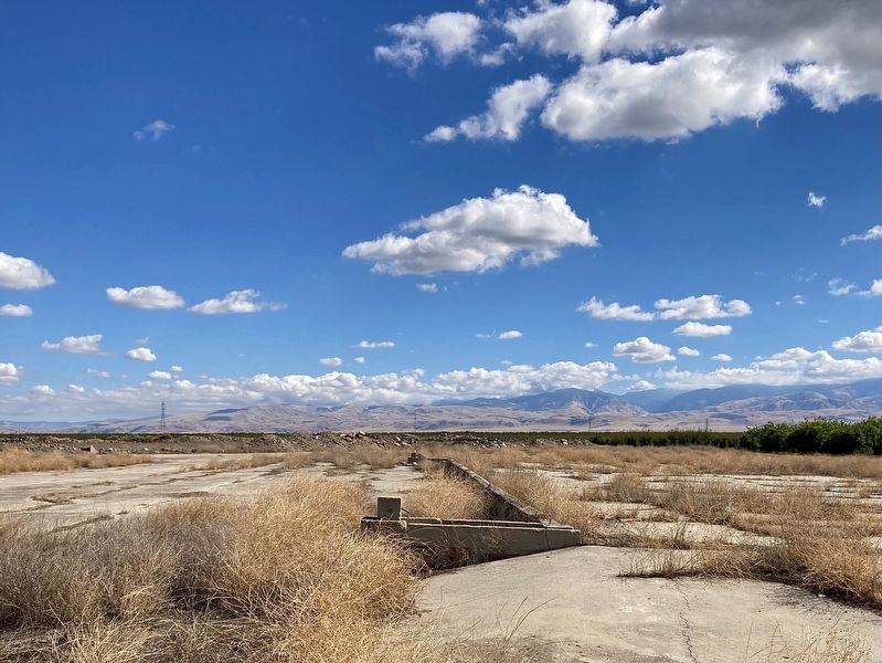 Gardner Field Ruins image. Click for full size.