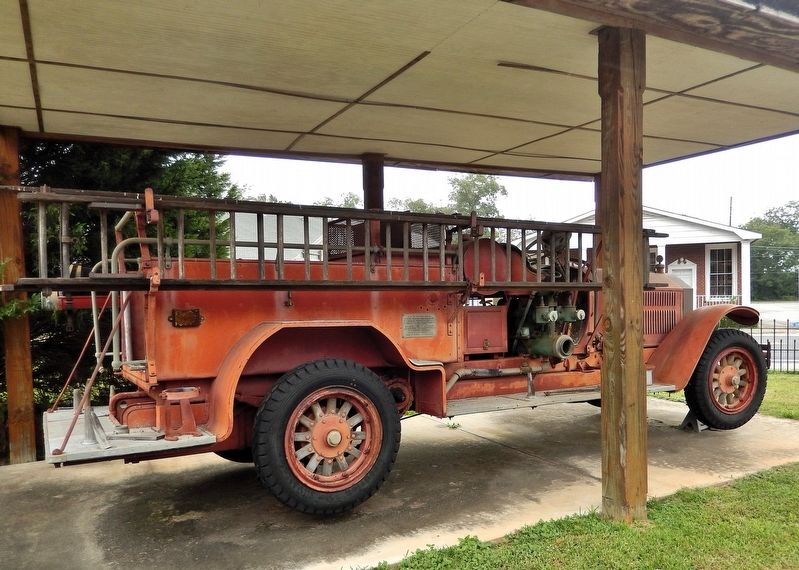 1929 American LaFrance Fire Truck image. Click for full size.
