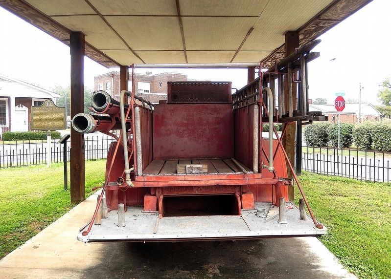 1929 American LaFrance Fire Truck image. Click for full size.