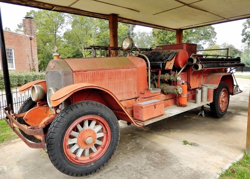 1929 American LaFrance Fire Truck image. Click for full size.