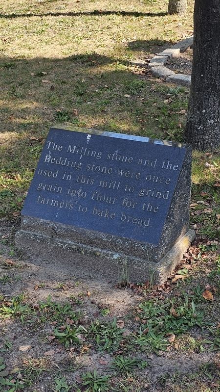 Milling Stone & Bedding Stone Marker image. Click for full size.
