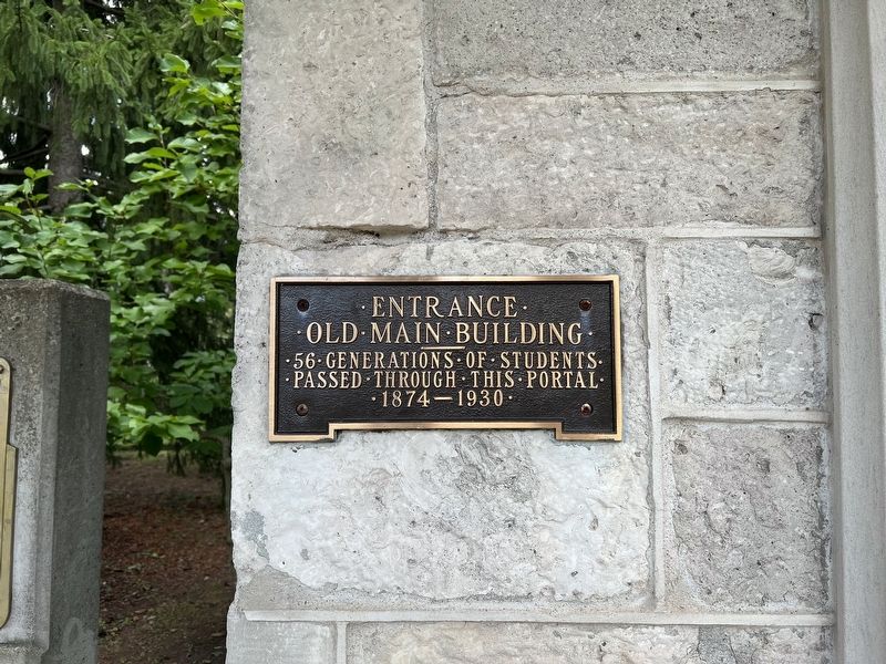 Entrance Old Main Building Marker image. Click for full size.