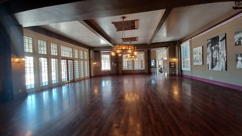 Barstow Harvey House Ballroom 2 image. Click for full size.