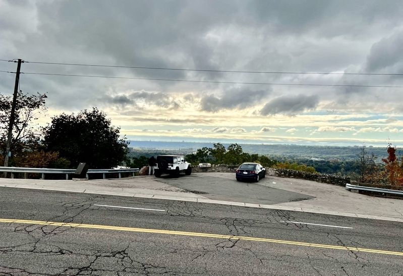 Clara�s Climb Marker and Sydenham Lookout image. Click for full size.