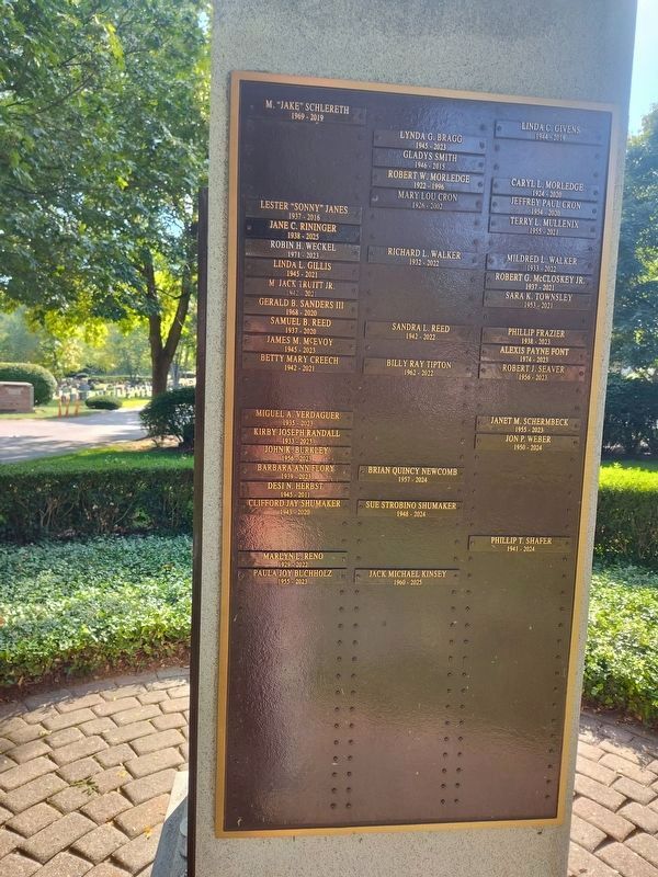 Remembrance Circle Marker image. Click for full size.