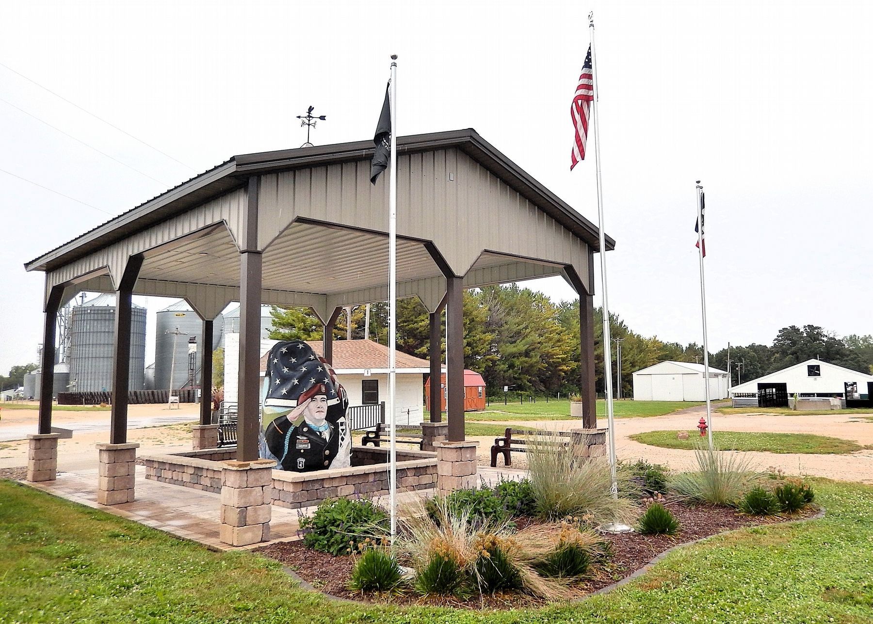 Linn County Freedom Rock & Shelter (<i>south side</i>) image. Click for full size.
